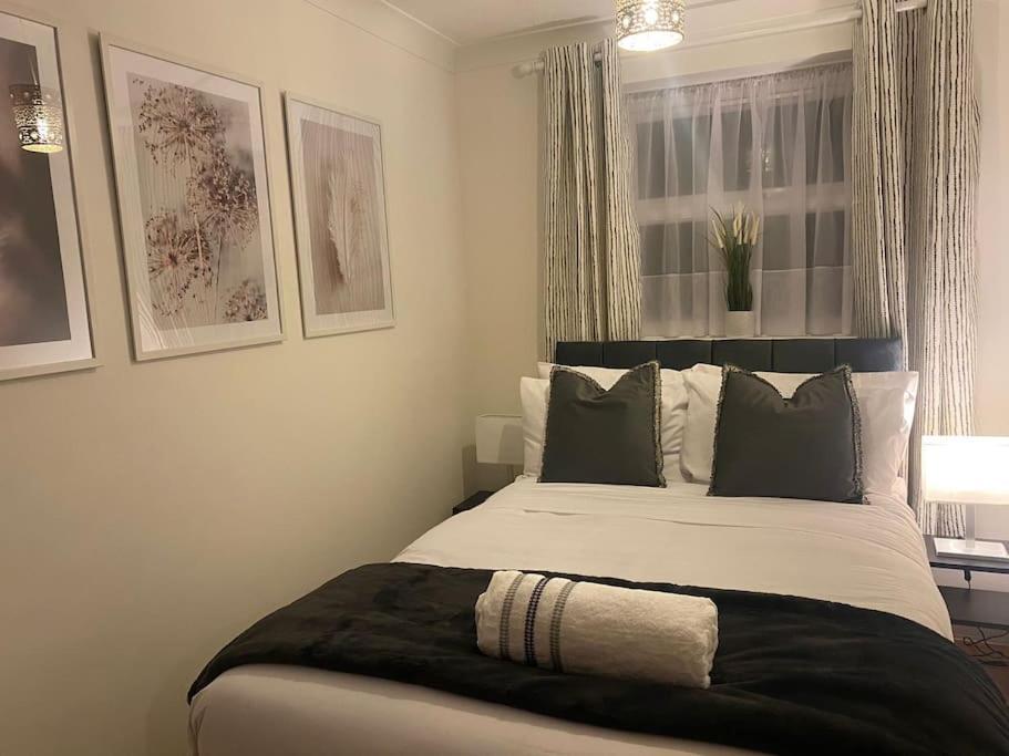Acacia Villa Dunstable Esterno foto
